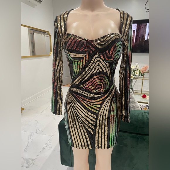 Dress - Picture 2 of 3